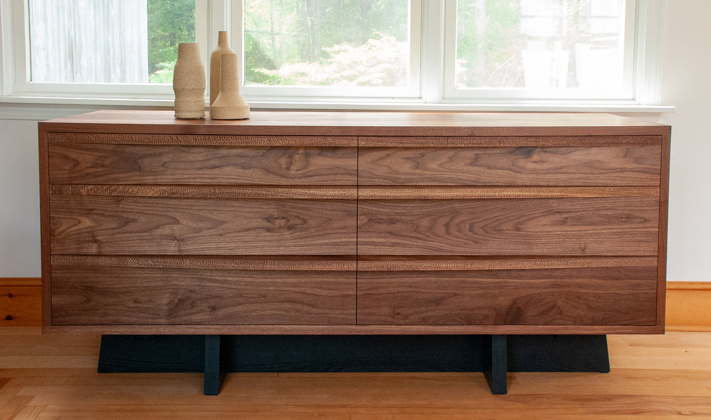104 Dresser