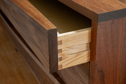 104 Dresser