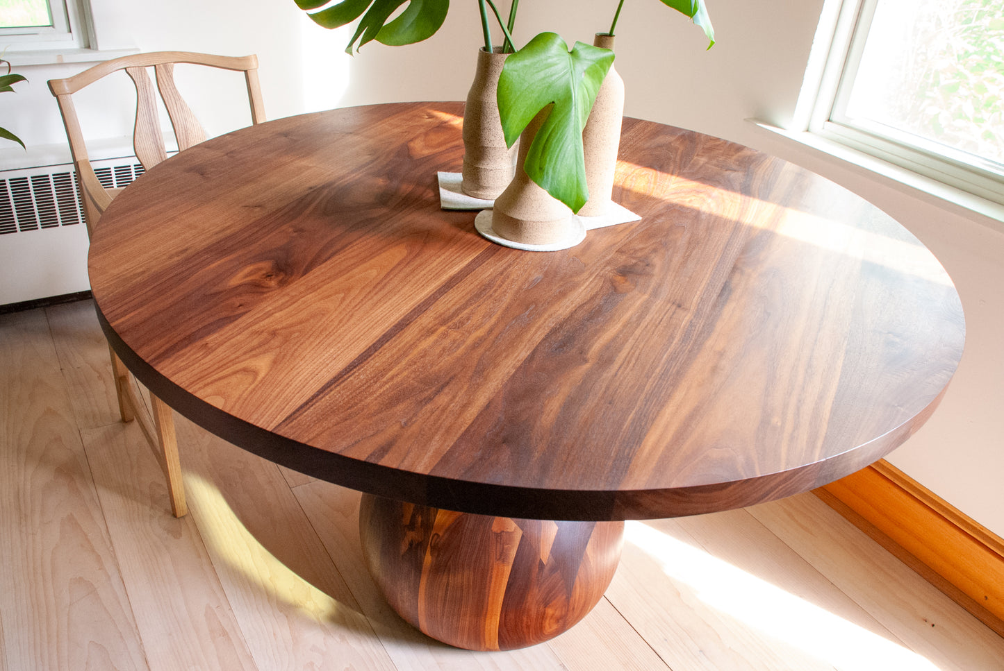 Amphoreus Dining Table